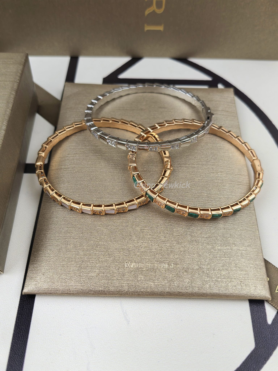 Bulgari Peacock Stone Snake Bone Bracelet (1) - www.newkick.vip